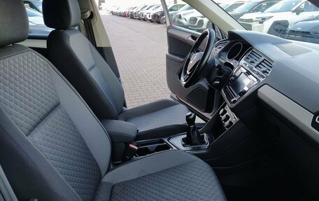 Volkswagen Tiguan II, 2018 год, 2 119 000 рублей, 18 фотография