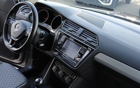 Volkswagen Tiguan II, 2018 год, 2 119 000 рублей, 24 фотография