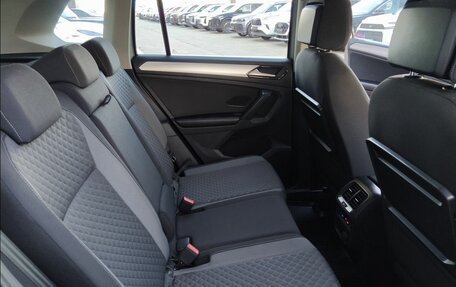 Volkswagen Tiguan II, 2018 год, 2 119 000 рублей, 22 фотография