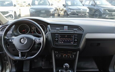 Volkswagen Tiguan II, 2018 год, 2 119 000 рублей, 28 фотография