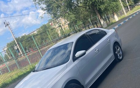 Volkswagen Jetta VI, 2015 год, 900 000 рублей, 3 фотография