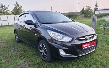 Hyundai Solaris II рестайлинг, 2013 год, 820 000 рублей, 2 фотография