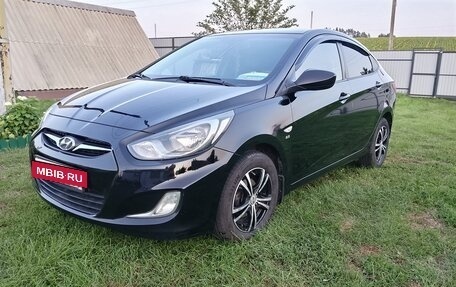 Hyundai Solaris II рестайлинг, 2013 год, 820 000 рублей, 3 фотография