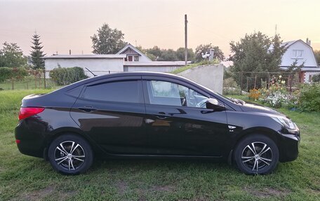 Hyundai Solaris II рестайлинг, 2013 год, 820 000 рублей, 4 фотография