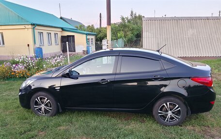 Hyundai Solaris II рестайлинг, 2013 год, 820 000 рублей, 5 фотография