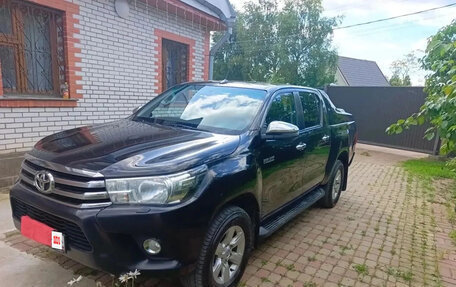 Toyota Hilux VIII, 2017 год, 2 200 000 рублей, 3 фотография