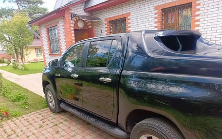 Toyota Hilux VIII, 2017 год, 2 200 000 рублей, 2 фотография