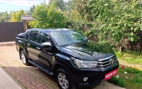 Toyota Hilux VIII, 2017 год, 2 200 000 рублей, 6 фотография