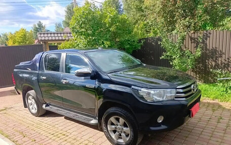Toyota Hilux VIII, 2017 год, 2 200 000 рублей, 11 фотография