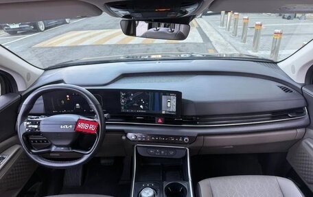KIA Carnival, 2024 год, 4 020 111 рублей, 7 фотография
