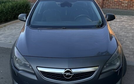 Opel Astra J, 2012 год, 435 000 рублей, 1 фотография