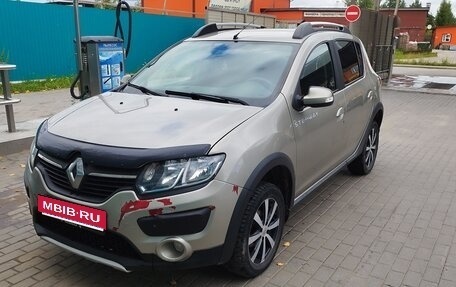 Renault Sandero II рестайлинг, 2015 год, 720 000 рублей, 1 фотография