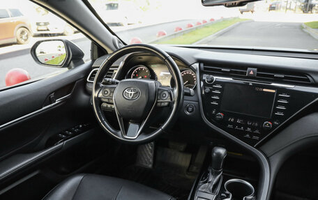 Toyota Camry, 2018 год, 2 899 000 рублей, 11 фотография
