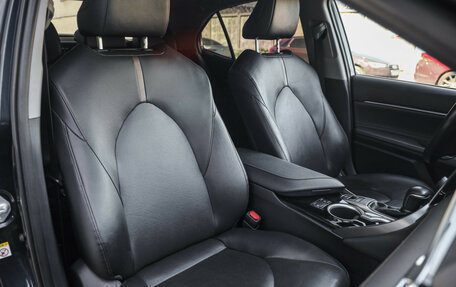 Toyota Camry, 2018 год, 2 899 000 рублей, 29 фотография
