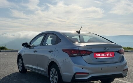 Hyundai Solaris II рестайлинг, 2019 год, 1 350 000 рублей, 5 фотография