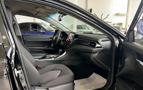 Toyota Camry, 2022 год, 2 250 000 рублей, 9 фотография