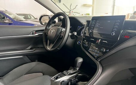 Toyota Camry, 2022 год, 2 250 000 рублей, 10 фотография