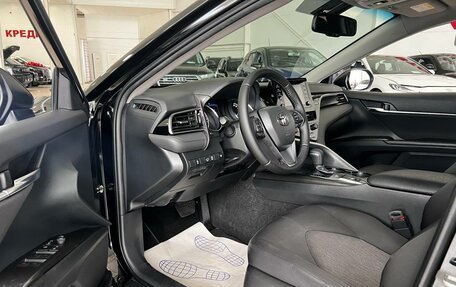 Toyota Camry, 2022 год, 2 250 000 рублей, 4 фотография