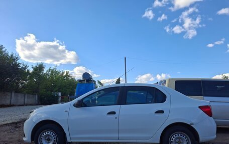 Renault Logan II, 2017 год, 600 000 рублей, 2 фотография