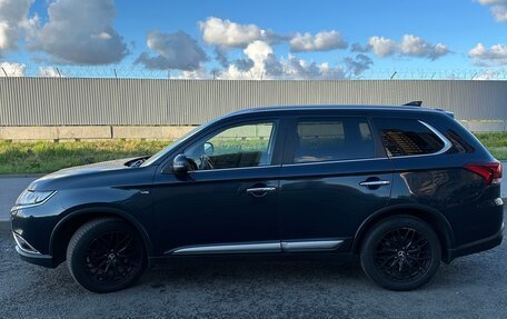 Mitsubishi Outlander III рестайлинг 3, 2018 год, 2 222 000 рублей, 4 фотография