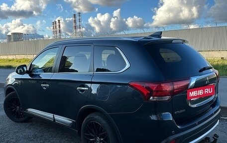 Mitsubishi Outlander III рестайлинг 3, 2018 год, 2 222 000 рублей, 5 фотография