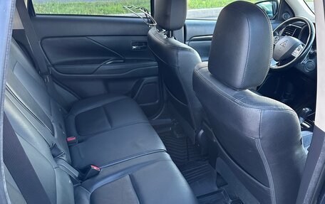Mitsubishi Outlander III рестайлинг 3, 2018 год, 2 222 000 рублей, 14 фотография