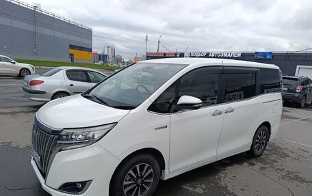 Toyota Esquire I, 2017 год, 2 000 000 рублей, 2 фотография