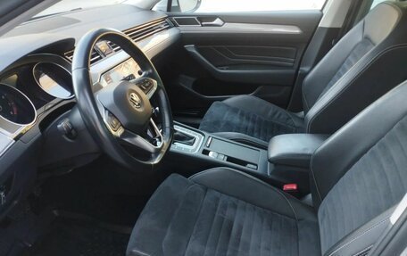 Volkswagen Passat B8 рестайлинг, 2020 год, 2 359 000 рублей, 15 фотография