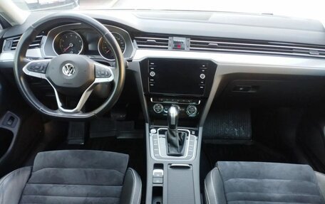 Volkswagen Passat B8 рестайлинг, 2020 год, 2 359 000 рублей, 17 фотография