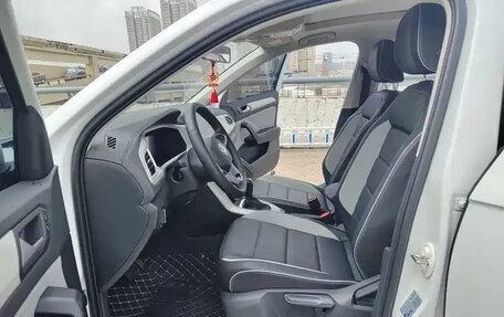 Volkswagen T-Roc I, 2025 год, 2 000 000 рублей, 7 фотография