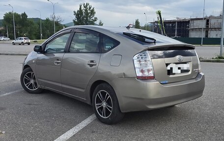 Toyota Prius, 2005 год, 500 000 рублей, 2 фотография