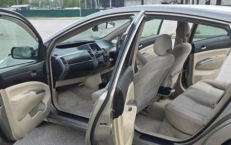 Toyota Prius, 2005 год, 500 000 рублей, 6 фотография