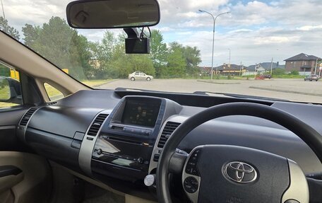 Toyota Prius, 2005 год, 500 000 рублей, 5 фотография