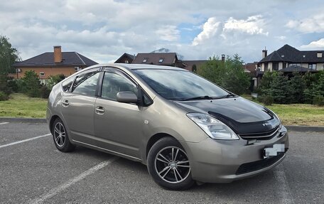 Toyota Prius, 2005 год, 500 000 рублей, 3 фотография