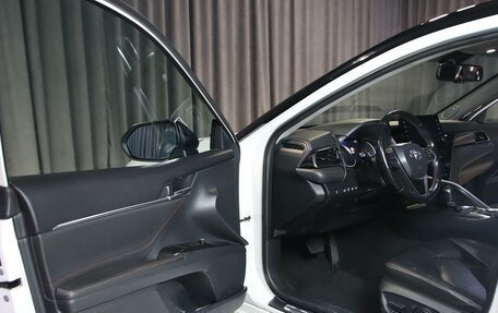 Toyota Camry, 2021 год, 2 749 000 рублей, 7 фотография
