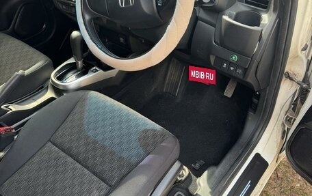 Honda Fit III, 2013 год, 920 000 рублей, 23 фотография