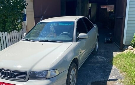 Audi A4, 1998 год, 300 000 рублей, 3 фотография