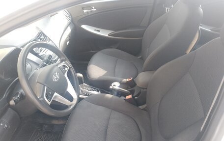 Hyundai Solaris II рестайлинг, 2011 год, 730 000 рублей, 12 фотография