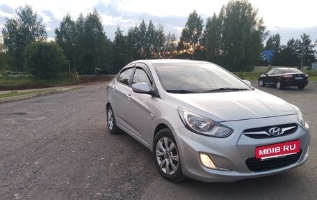 Hyundai Solaris II рестайлинг, 2011 год, 730 000 рублей, 2 фотография