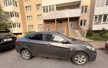 Hyundai Solaris II рестайлинг, 2011 год, 530 000 рублей, 2 фотография