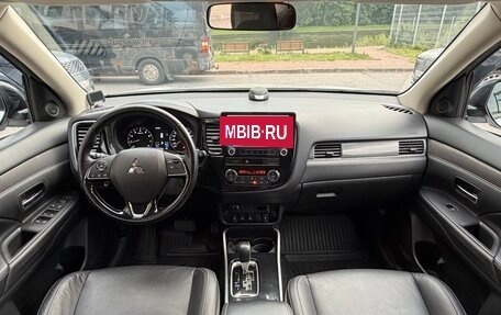 Mitsubishi Outlander III рестайлинг 3, 2019 год, 1 650 000 рублей, 5 фотография