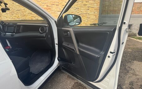 Toyota RAV4, 2018 год, 2 450 000 рублей, 5 фотография