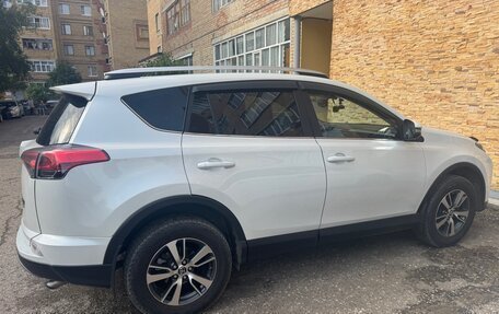 Toyota RAV4, 2018 год, 2 450 000 рублей, 4 фотография