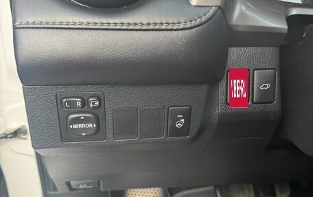 Toyota RAV4, 2018 год, 2 450 000 рублей, 13 фотография