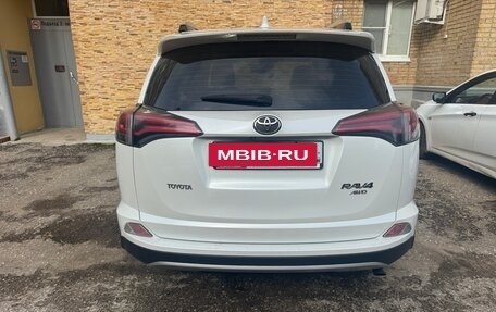 Toyota RAV4, 2018 год, 2 450 000 рублей, 3 фотография