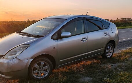 Toyota Prius, 2003 год, 300 000 рублей, 2 фотография