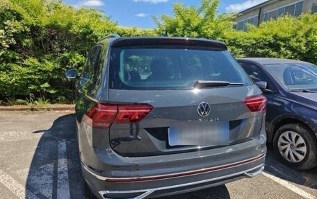 Volkswagen Tiguan II, 2023 год, 2 940 000 рублей, 9 фотография