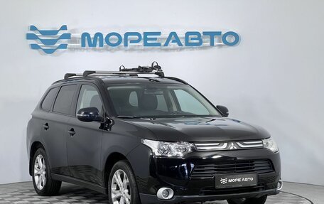 Mitsubishi Outlander III рестайлинг 3, 2014 год, 1 290 000 рублей, 3 фотография