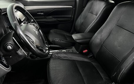 Mitsubishi Outlander III рестайлинг 3, 2014 год, 1 290 000 рублей, 9 фотография