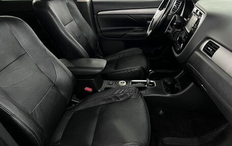 Mitsubishi Outlander III рестайлинг 3, 2014 год, 1 290 000 рублей, 12 фотография